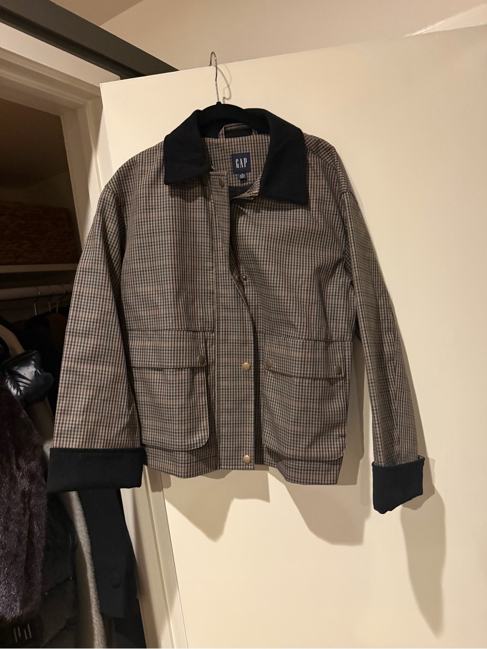 GAP Brown Plaid Lightweight Shirt Jacket with Black Collar